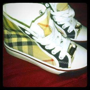 Authentic Burberry kids sneakers size 27